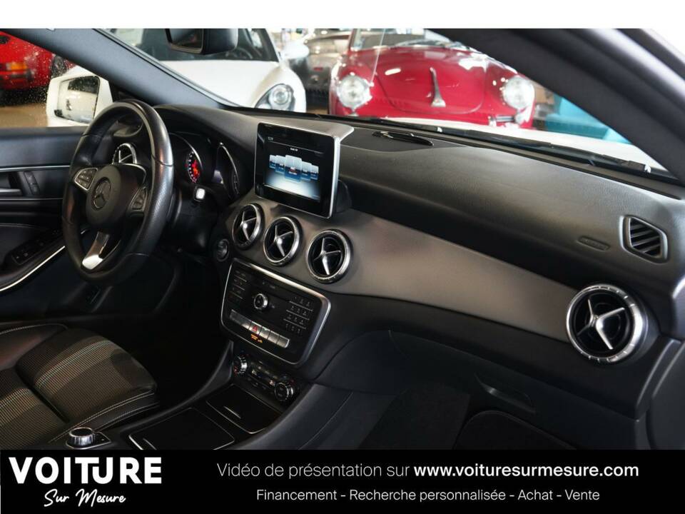 Image 3/12 de Mercedes-Benz CLA 180 Shooting Brake (2018)