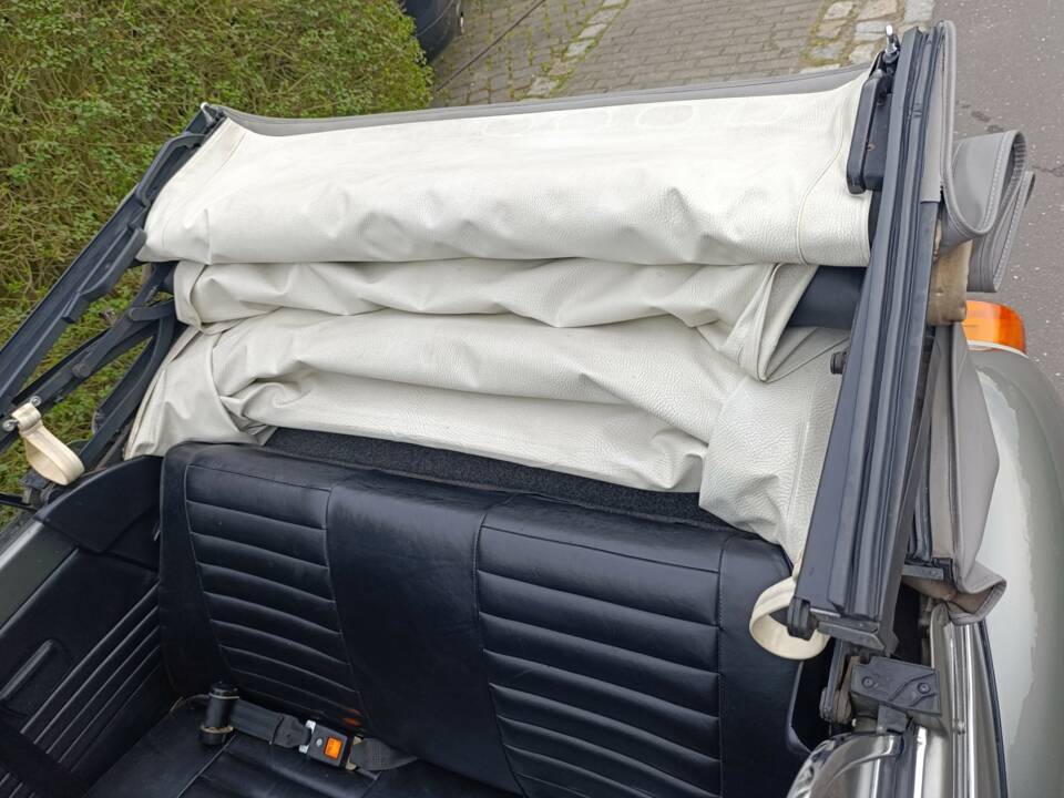 Image 16/22 of Volkswagen Beetle 1303 LS (1979)