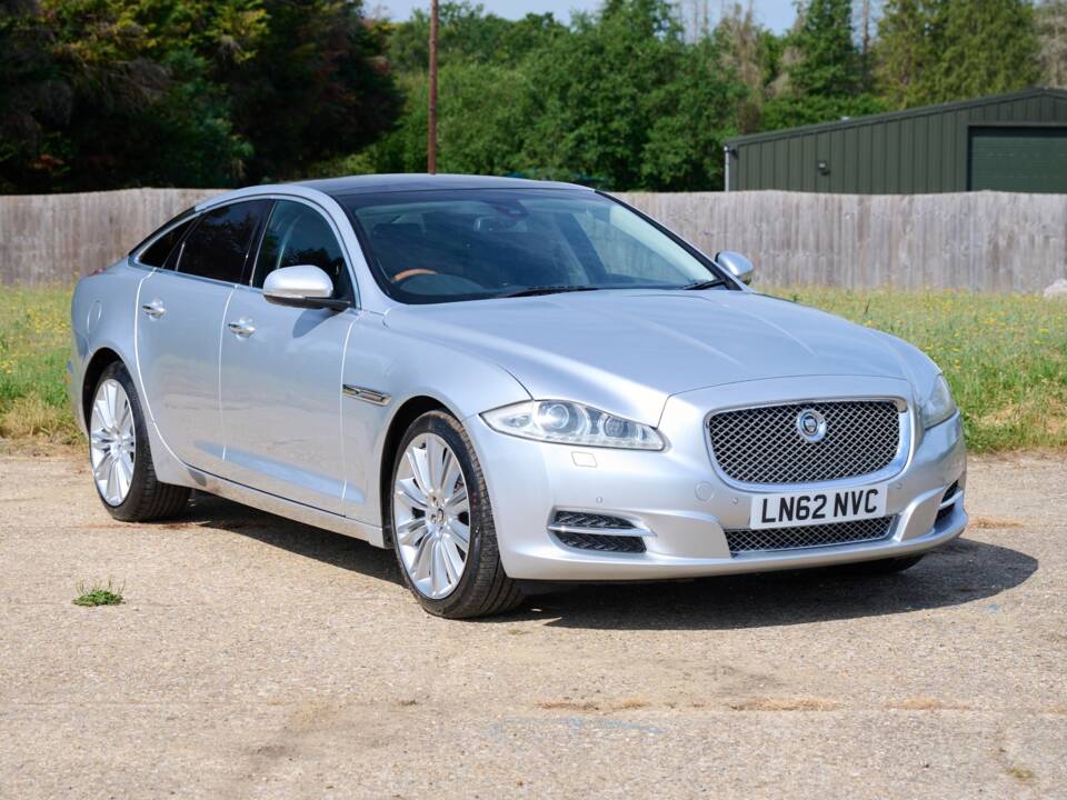Bild 1/50 von Jaguar XJ 5.0 (2012)