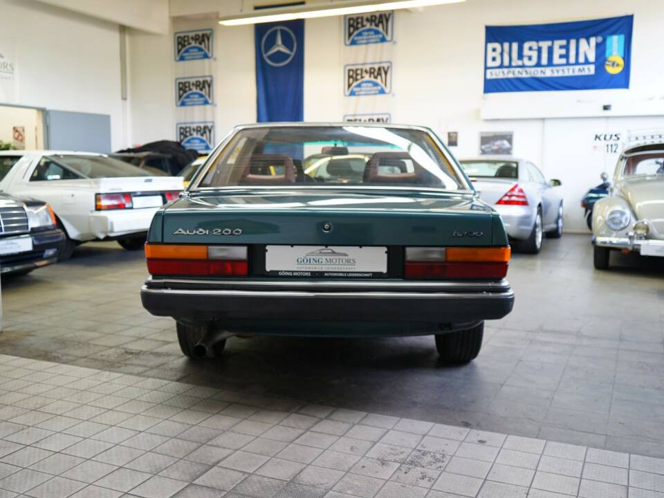Immagine 14/39 di Audi 200 5T (1982)