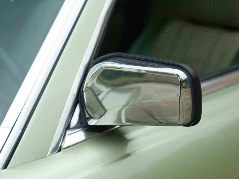 Image 24/50 de Mercedes-Benz 500 SLC (1984)