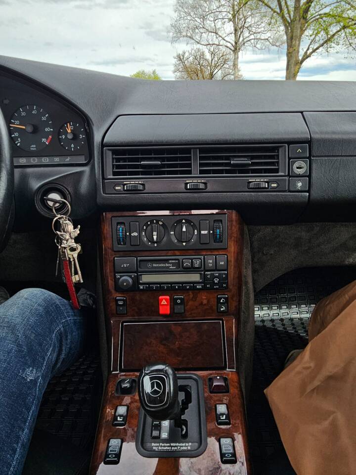 Image 3/6 de Mercedes-Benz SL 280 (1995)