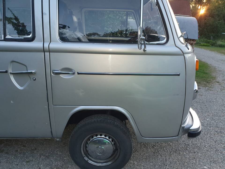 Afbeelding 5/46 van Volkswagen T2b Kombi (1979)