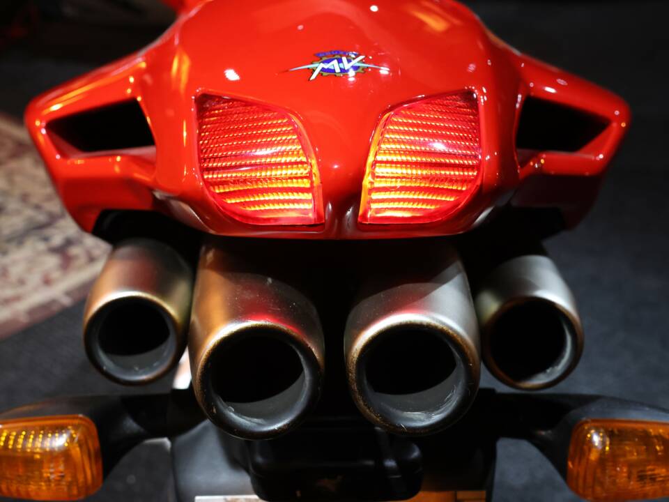 Image 27/36 of MV Agusta DUMMY (2004)