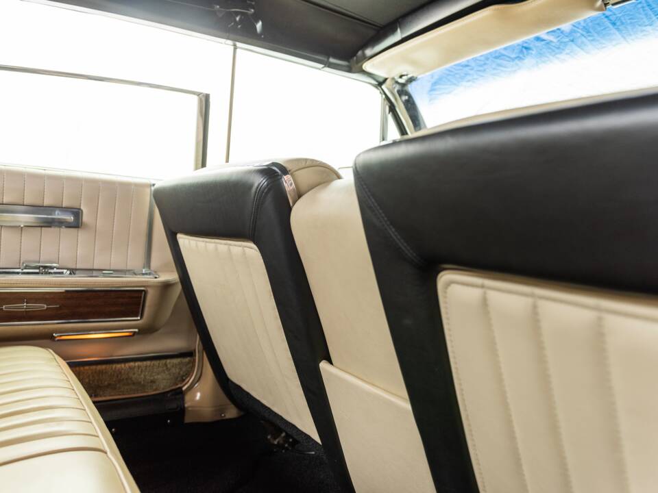 Bild 71/100 von Lincoln Continental Convertible (1965)