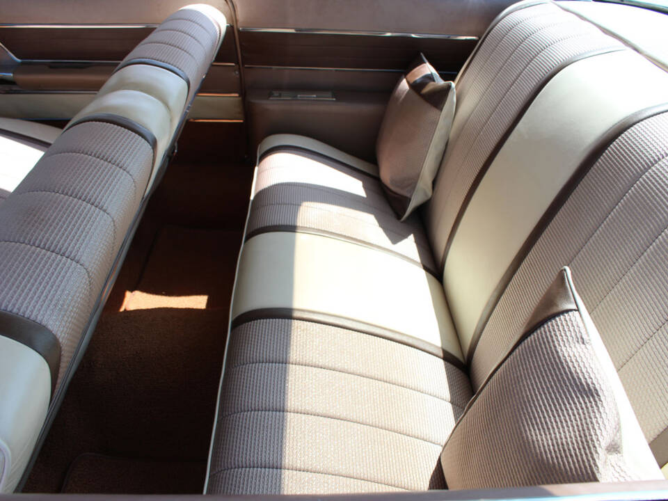 Image 19/30 of Oldsmobile 98 Holiday SceniCoupe (1959)
