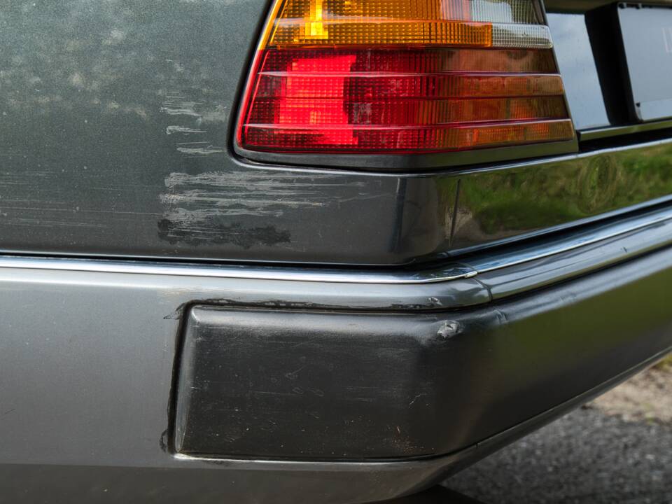 Image 53/63 of Mercedes-Benz 220 E (1993)