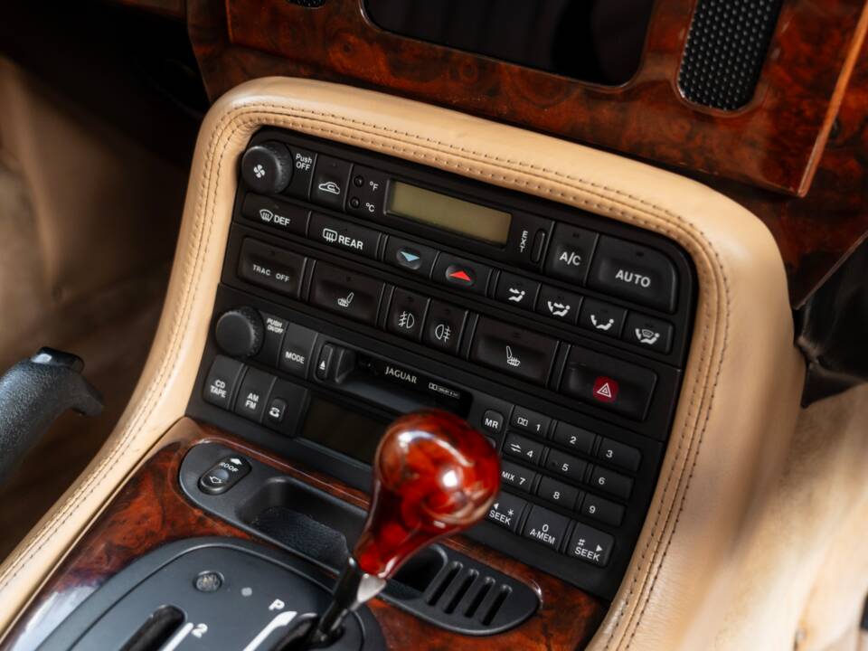 Bild 33/58 von Jaguar E-Type V12 (1974)