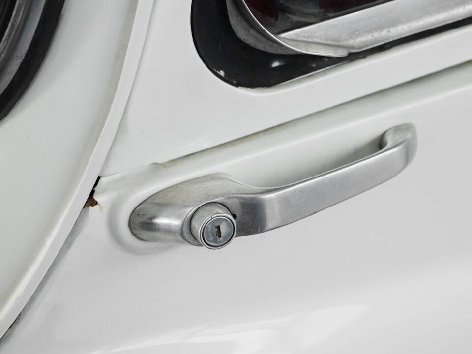 Image 11/48 of Subaru 360 (1970)