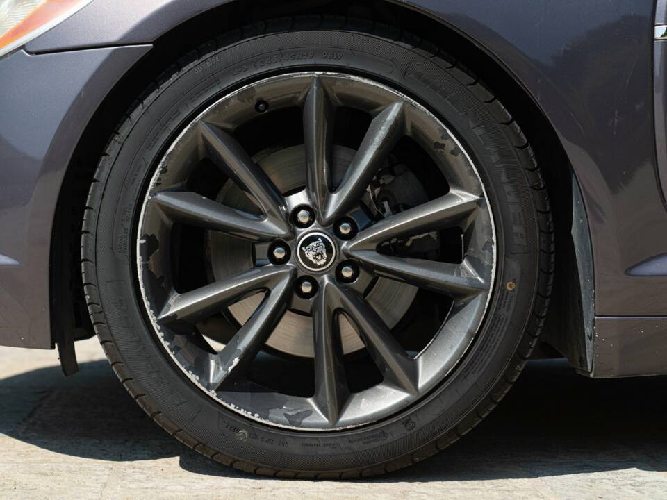 Immagine 17/50 di Jaguar XF 3.0 D-S (2008)