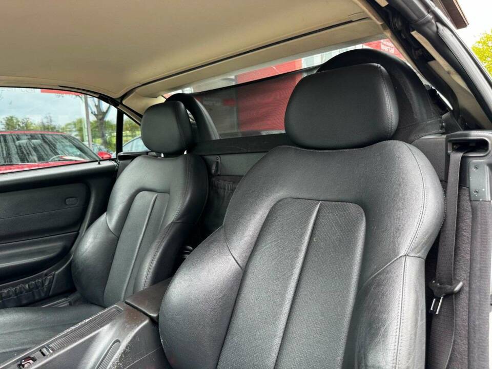 Image 14/18 of Mercedes-Benz SLK 200 Kompressor (2002)