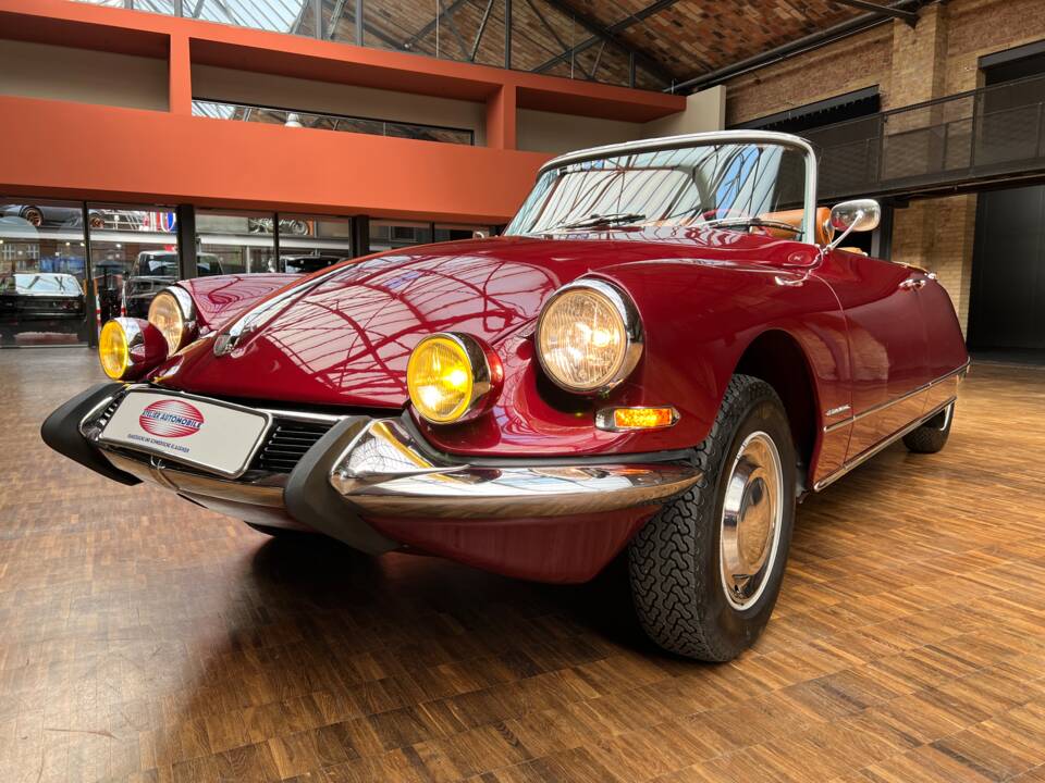 Immagine 3/33 di Citroën DS 19 Usine (1963)