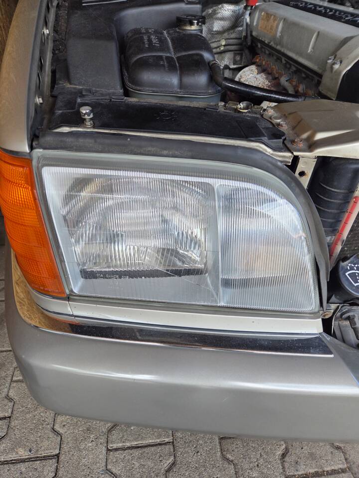 Image 5/103 de Mercedes-Benz 300 SE (1991)