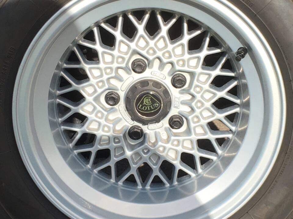 Image 28/46 of Lotus Esprit (1985)