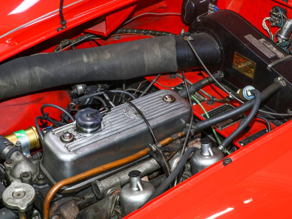Image 15/24 of MG MGA 1500 (1959)
