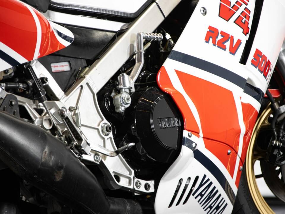 Immagine 17/50 di Yamaha RZV 500 R (1985)