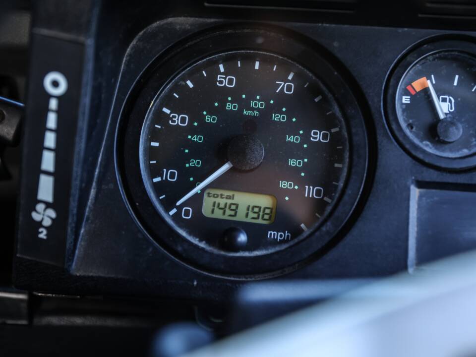 Image 15/21 de Land Rover Defender 90 Td5 (1999)
