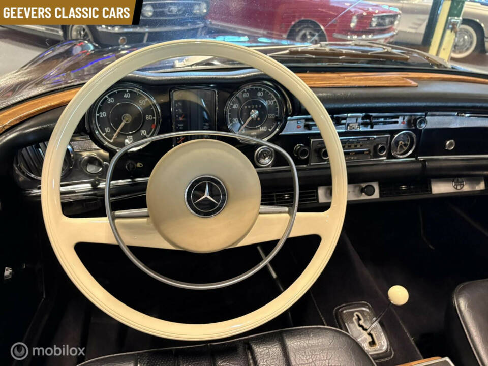 Image 15/19 de Mercedes-Benz 280 SL (1968)