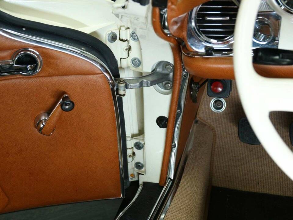 Image 10/50 of Mercedes-Benz 230 SL (1965)