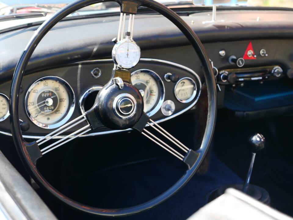 Imagen 8/14 de Austin-Healey 3000 Mk II (BJ7) (1963)