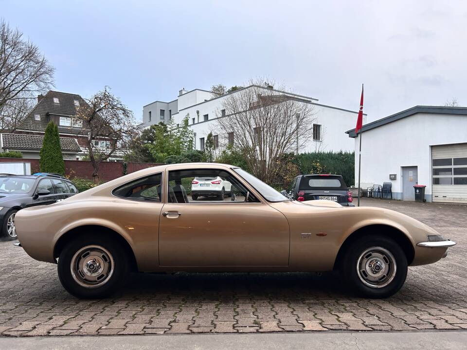 Image 30/35 of Opel GT 1900 (1970)