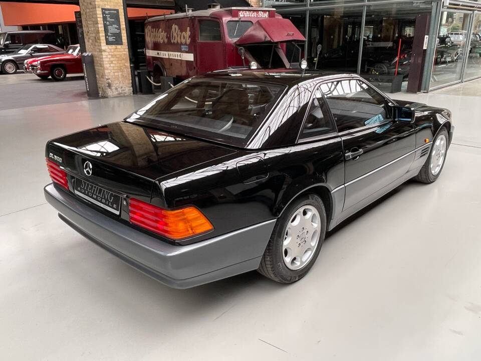 Image 9/53 of Mercedes-Benz 500 SL (1992)