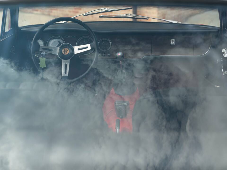 Bild 26/50 von Alfa Romeo Giulia 1600 Sprint GT Veloce (1967)