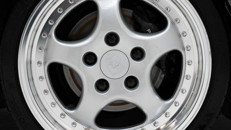 Image 11/15 of Porsche 911 Carrera 2 (1990)