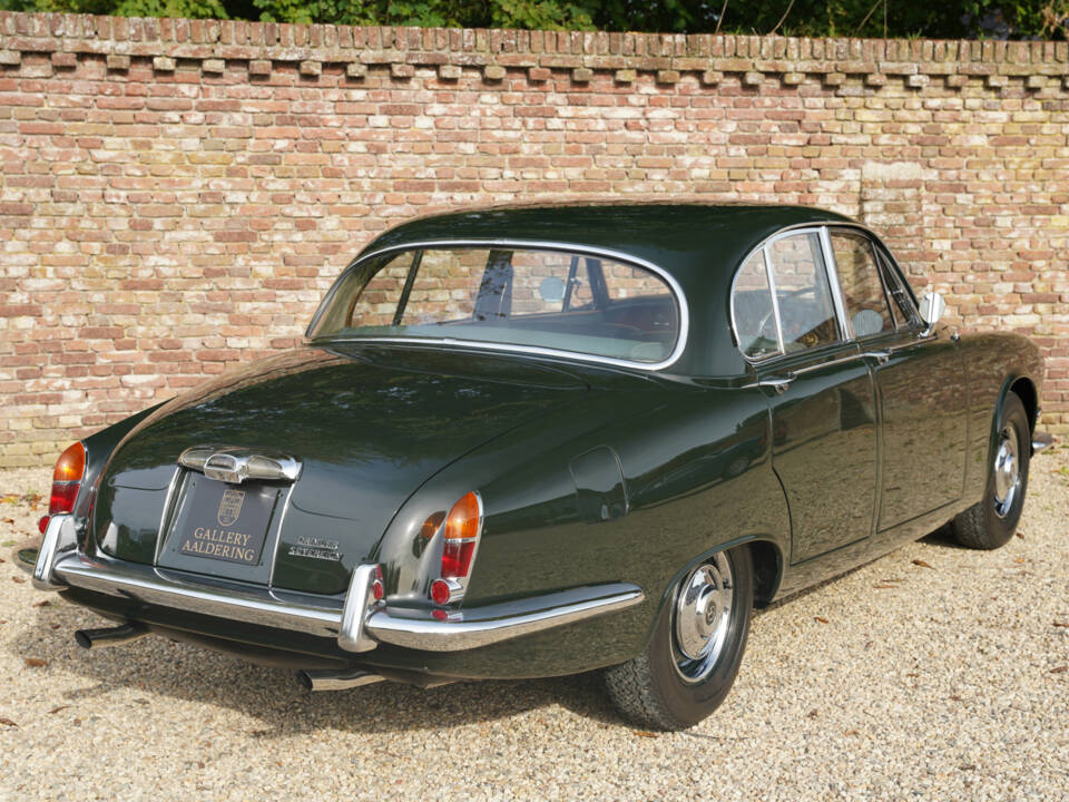 Image 2/50 of Daimler Sovereign 420 (1968)