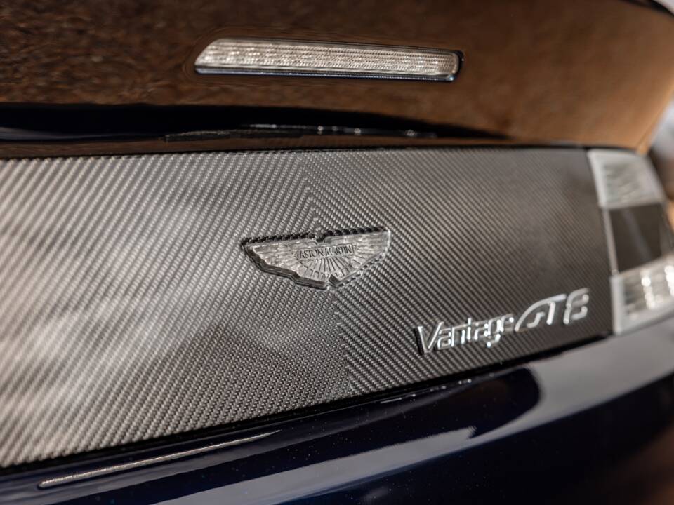 Image 42/65 of Aston Martin Vantage GT8 (2017)