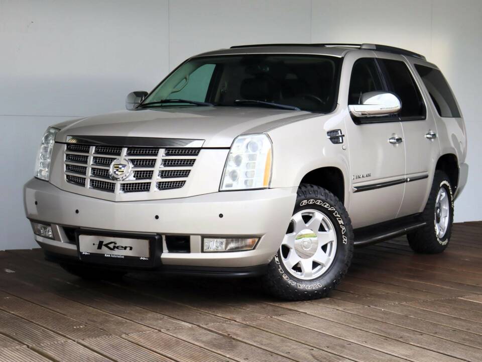 Bild 1/50 von Cadillac Escalade (2009)
