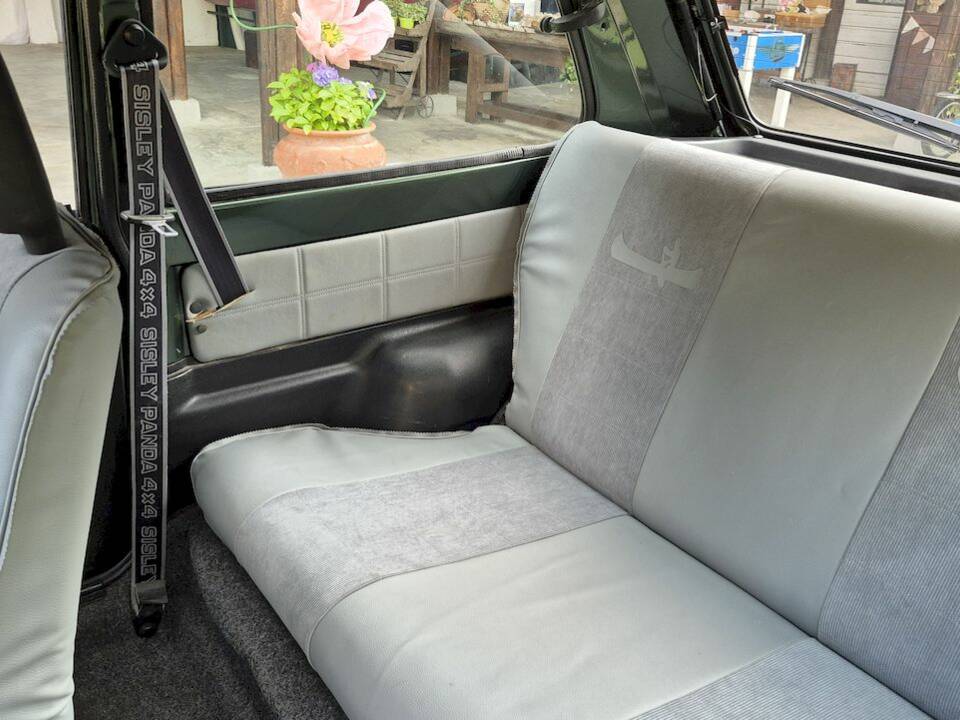 Bild 25/37 von FIAT Panda 4x4 1,0 (1989)
