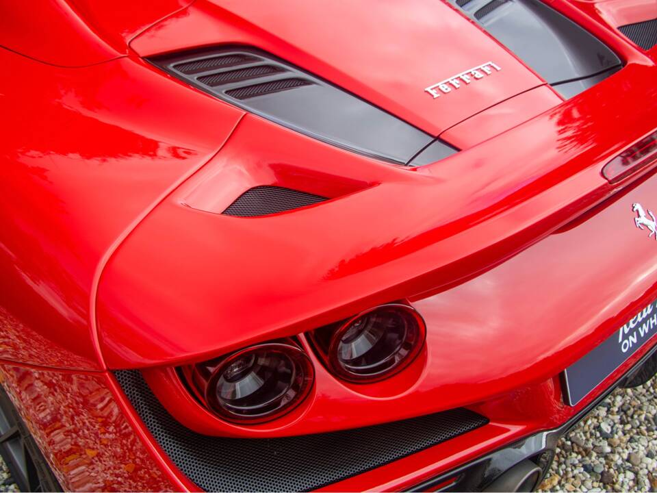 Bild 42/43 von Ferrari F8 Spider (2020)