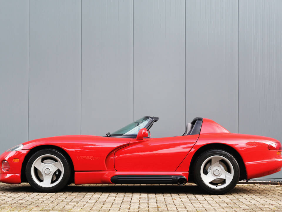 Image 33/61 of Dodge Viper RT&#x2F;10 (1993)