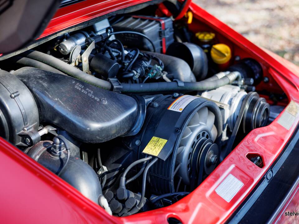 Afbeelding 31/33 van Porsche 911 Carrera 2 (1993)