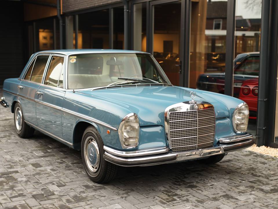 Afbeelding 3/76 van Mercedes-Benz 280 SE (1968)