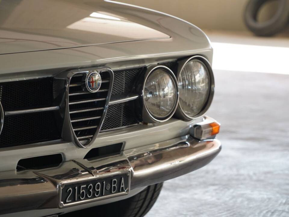 Image 3/22 of Alfa Romeo 1750 GT Veloce (1967)