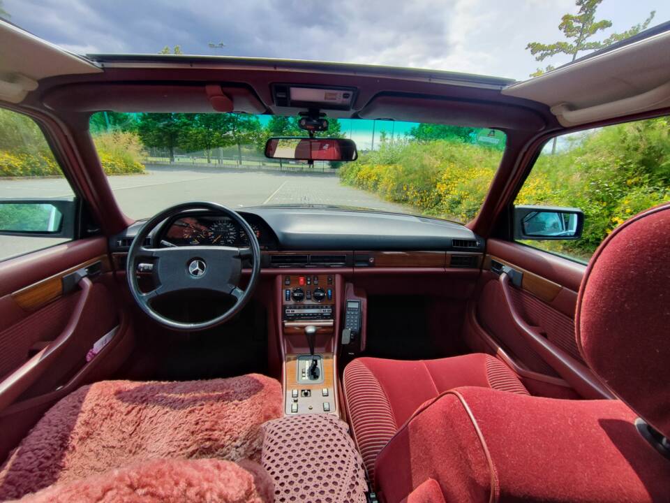 Bild 28/34 von Mercedes-Benz 420 SEL (1989)