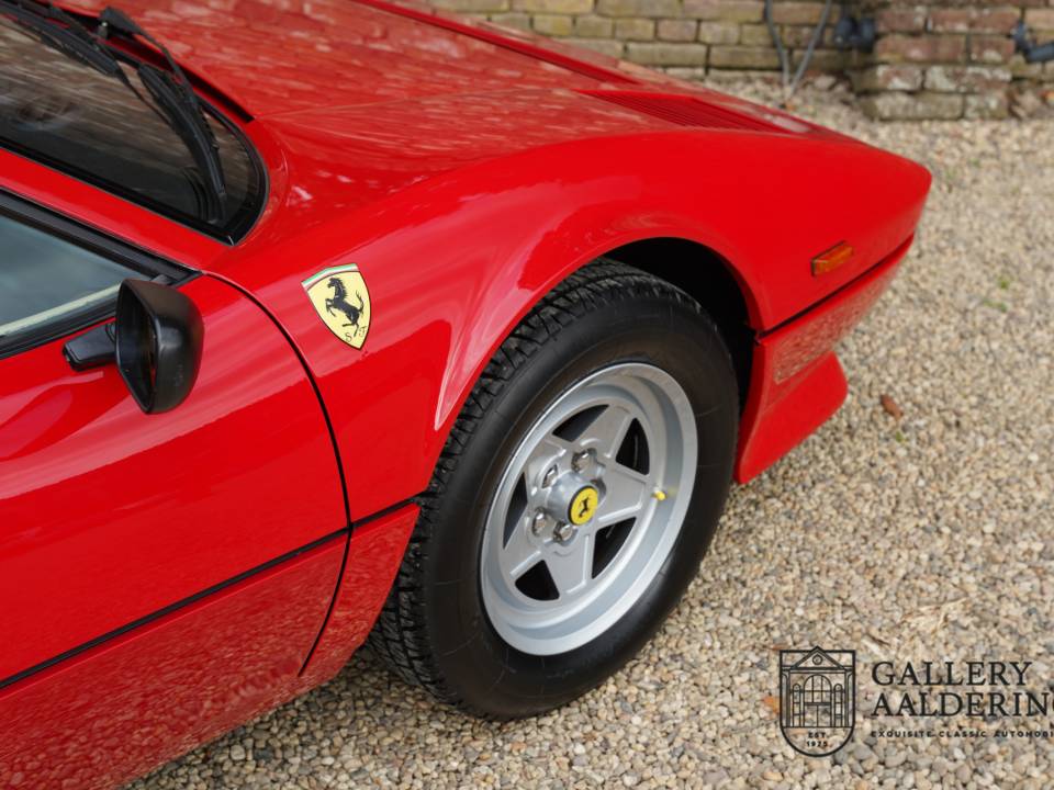 Bild 30/50 von Ferrari 308 GTBi Quattrovalvole (1984)