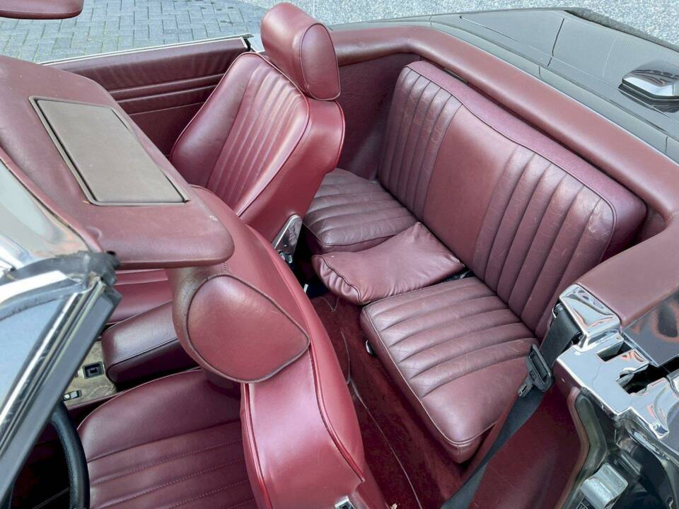 Image 18/32 de Mercedes-Benz 560 SL (1987)