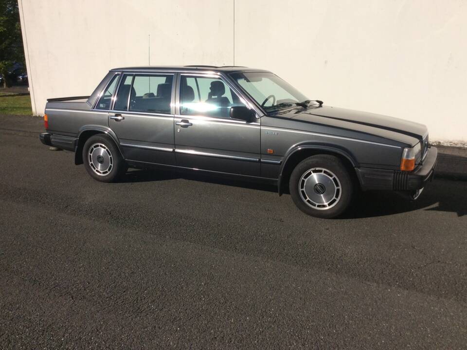 Image 1/14 of Volvo 760 GLE (1986)