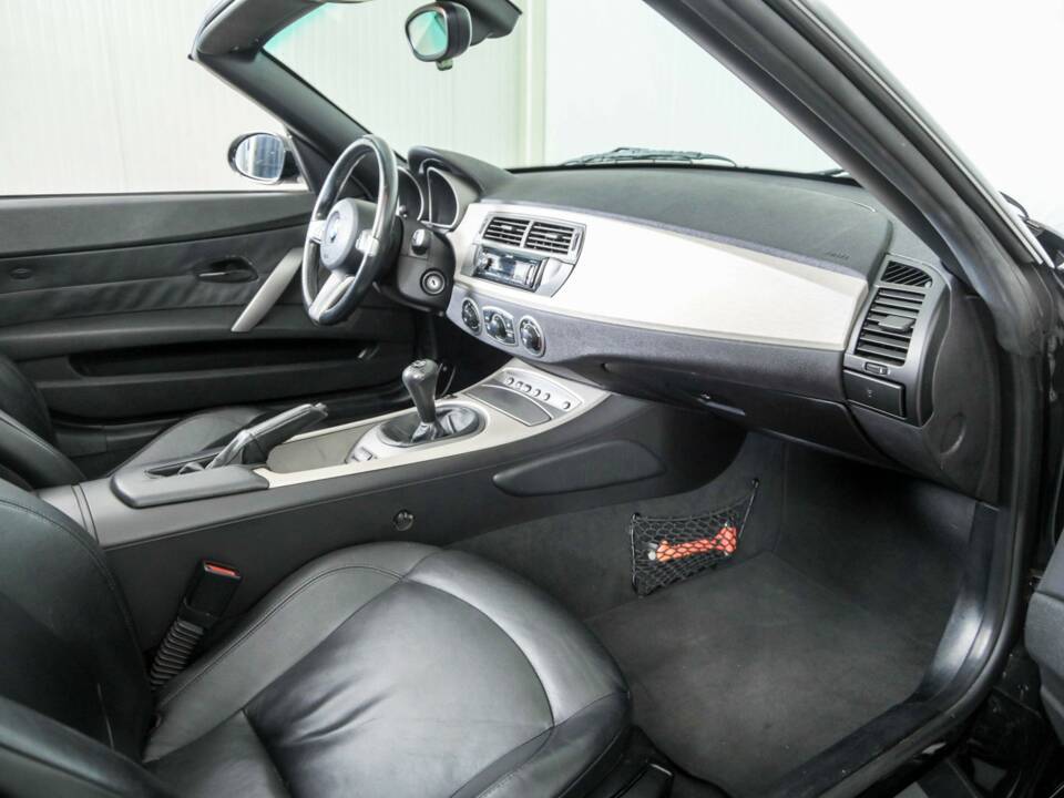 Bild 12/50 von BMW Z4 2.5i (2004)