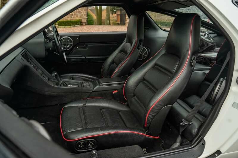 Image 18/49 of Porsche 928 S4 (1990)