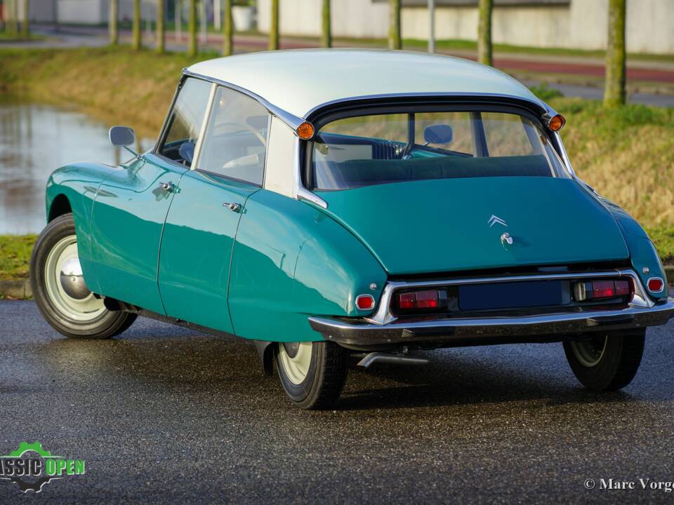 Image 36/41 of Citroën ID 19 (1964)