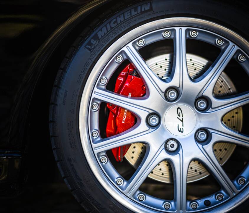 Image 12/13 of Porsche 911 GT3 (2001)
