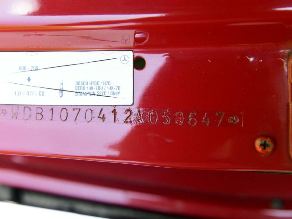 Image 22/50 of Mercedes-Benz 300 SL (1988)