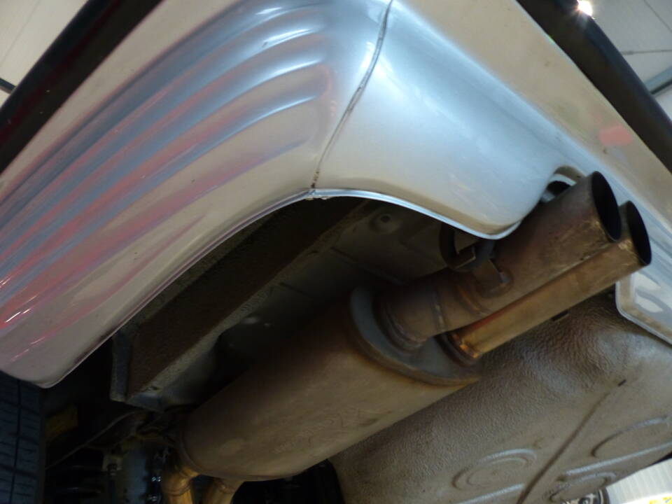 Image 30/68 of Mercedes-Benz 500 SL (1984)