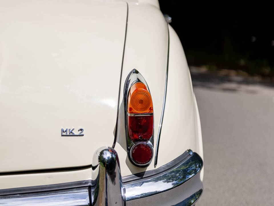 Image 14/50 de Jaguar Mk II 2.4 (1967)