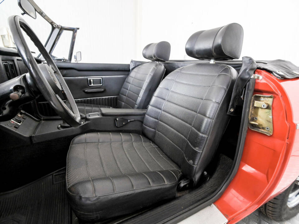Image 19/50 of MG MGB (1976)