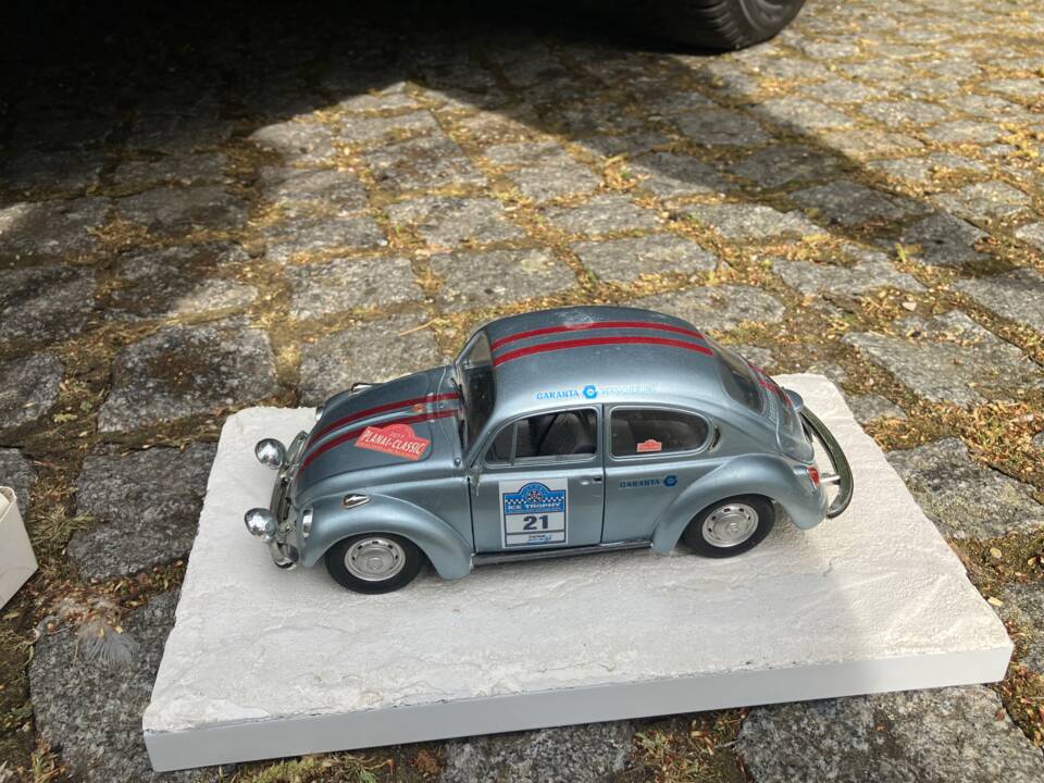 Afbeelding 17/31 van Volkswagen Beetle 1302 S "Weltmeister" (1972)